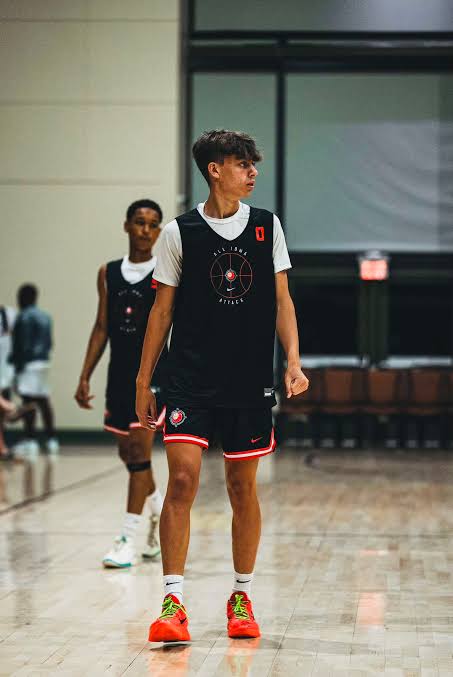 Andrew Allen basketball photo