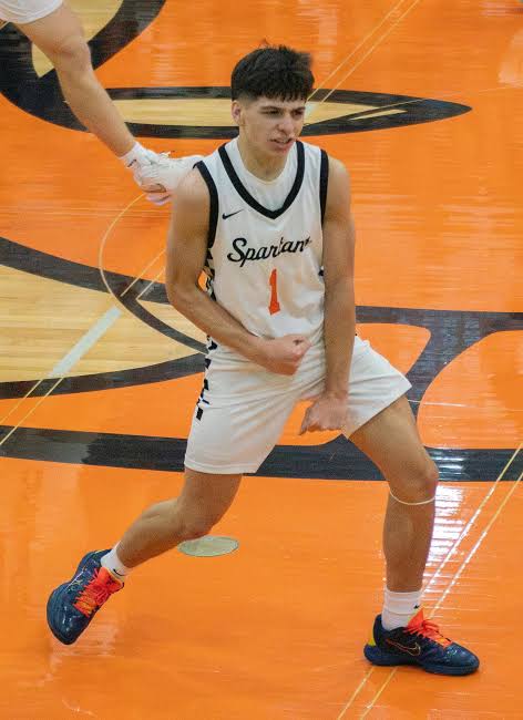 Tate McCollum basketball photo
